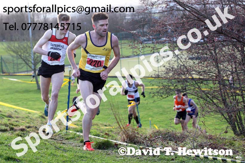 Senior mens Cathedral Relays, Birtley. Photo:  David T. Hewitson/Sports for All Pics
